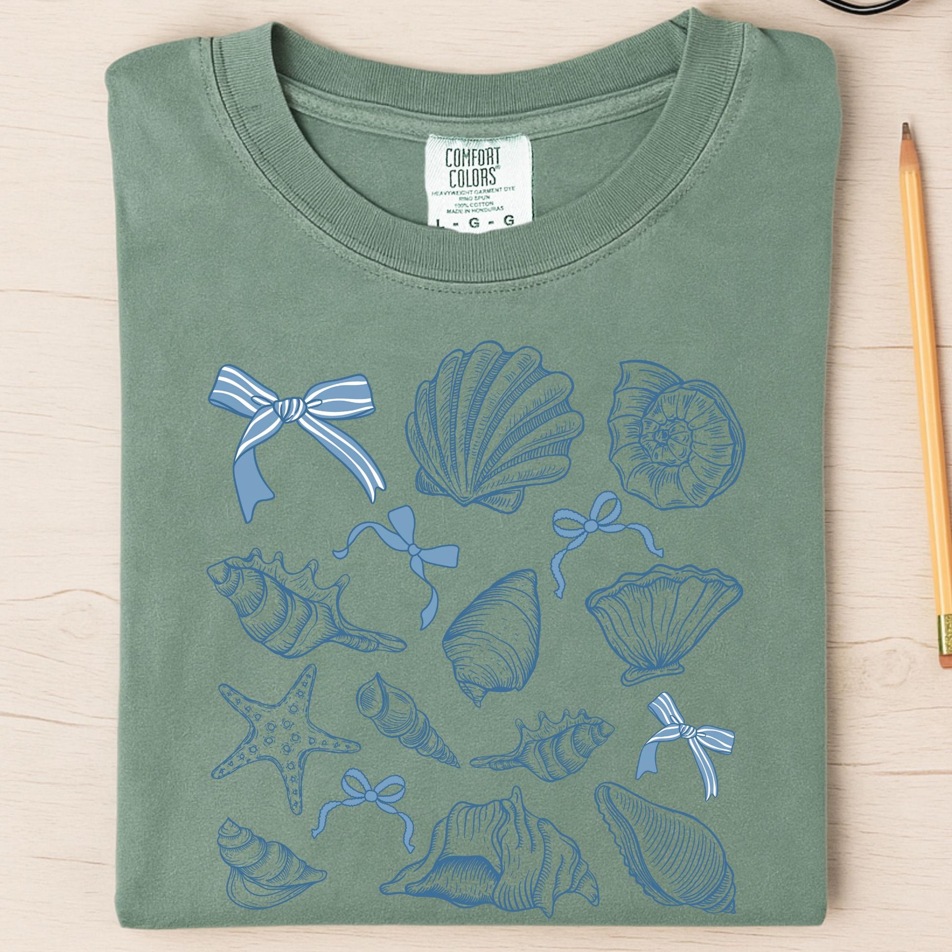Seashell Comfort Colors T-Shirt: Retro Beach Coquette Top
